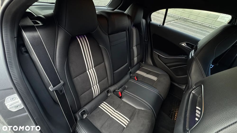 Mercedes-Benz Klasa A 180 (BlueEFFICIENCY) 7G-DCT AMG Sport - 28