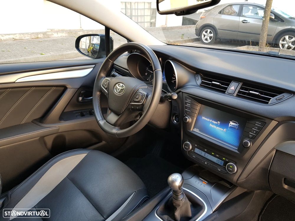 Toyota Avensis Touring Sports 1.6 D-4D Luxury+GPS - 21