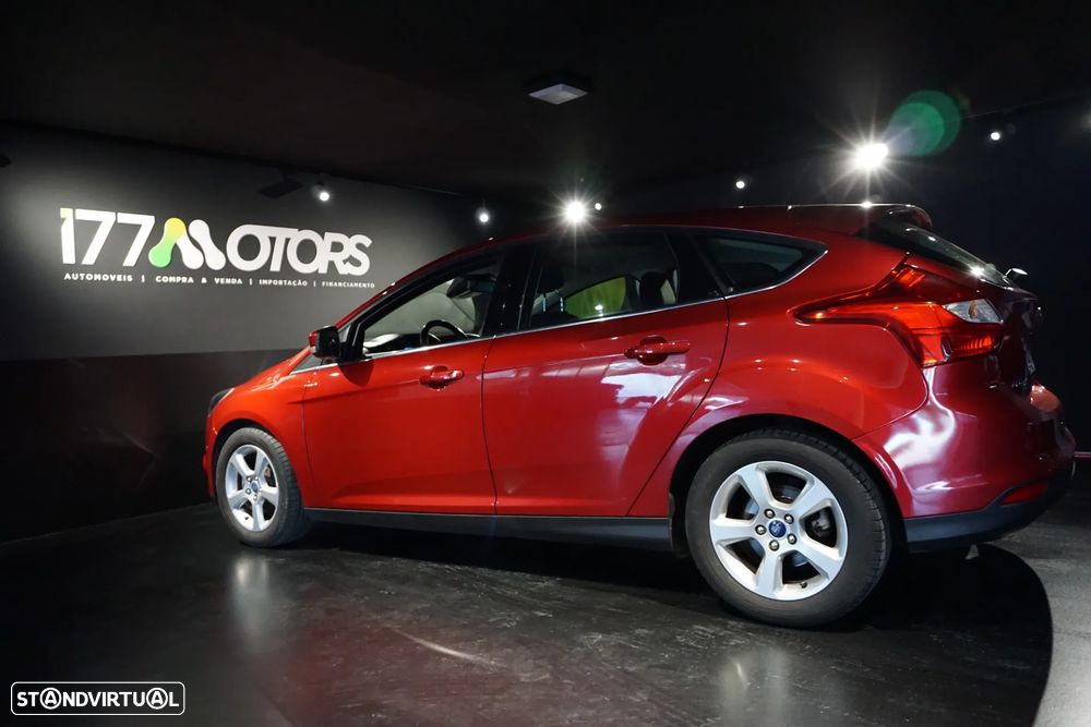 Ford Focus 1.0 EcoBoost S&S ST-Line - 6