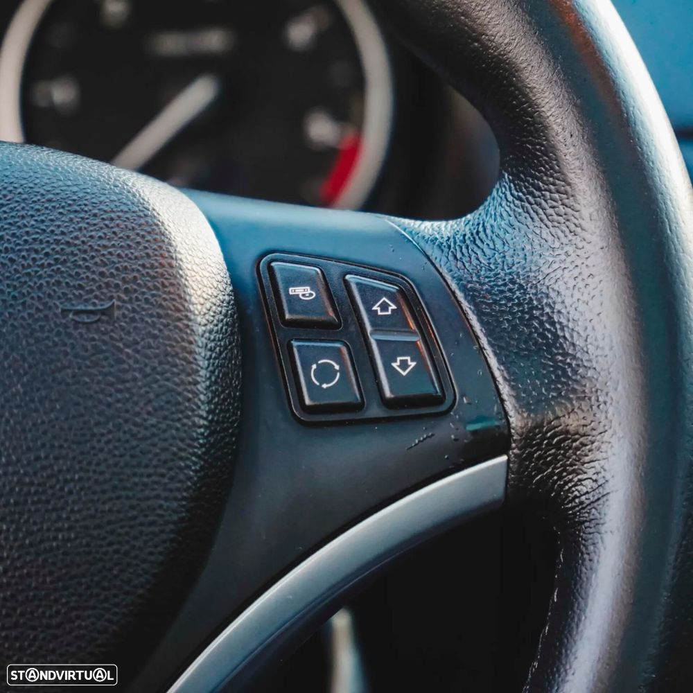 BMW X1 18 d sDrive - 22