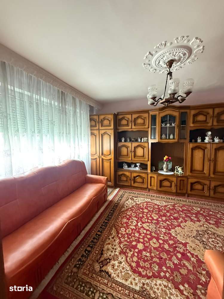 2 camere la etajul 3, centrala, termopan, izolat, Insula de Agrement — fotografia 3
