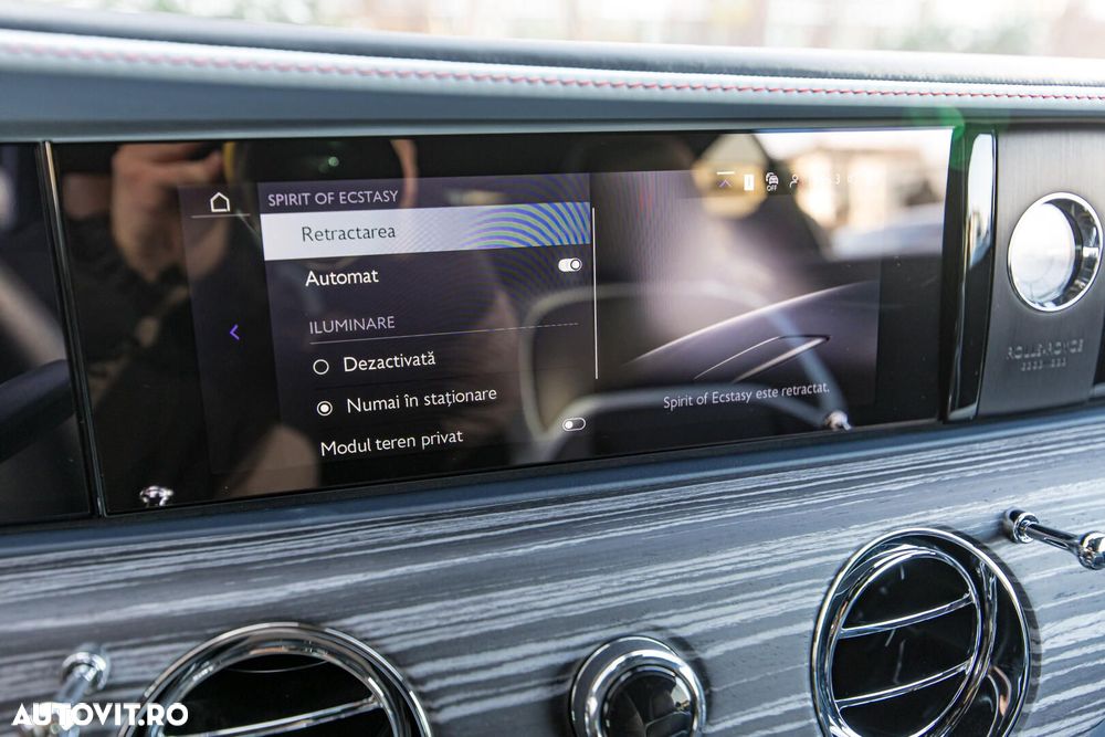 Rolls-Royce Spectre - 13