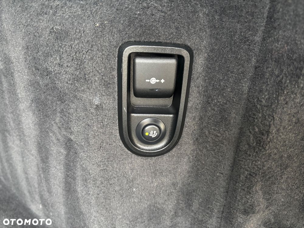 BMW Seria 5 520d mHEV - 24