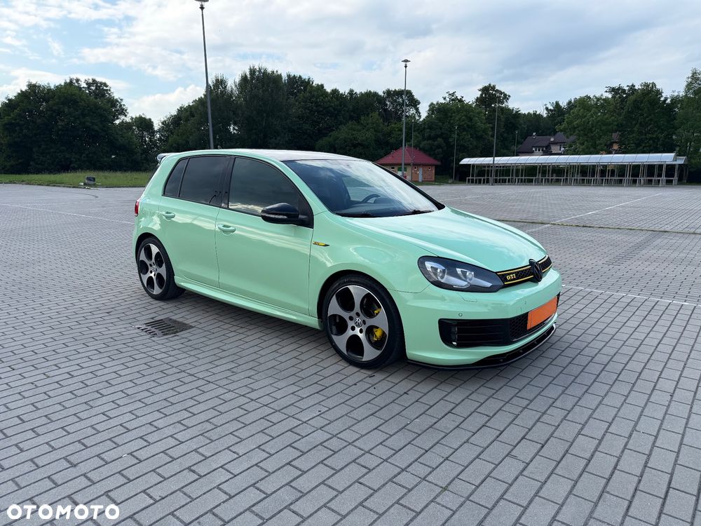 Volkswagen Golf 2.0 GTI - 1