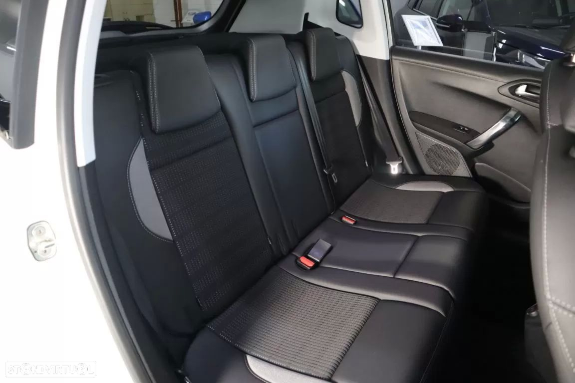 Peugeot 2008 1.6 e-HDi Allure 2-Tronic - 15