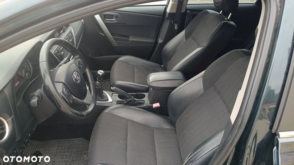 Toyota Auris 2.0 D-4D Premium - 11