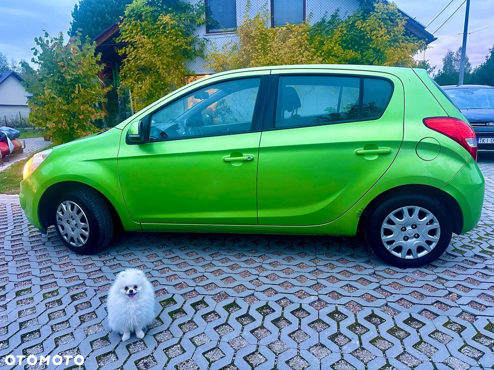 Hyundai I20 2010 photo 2
