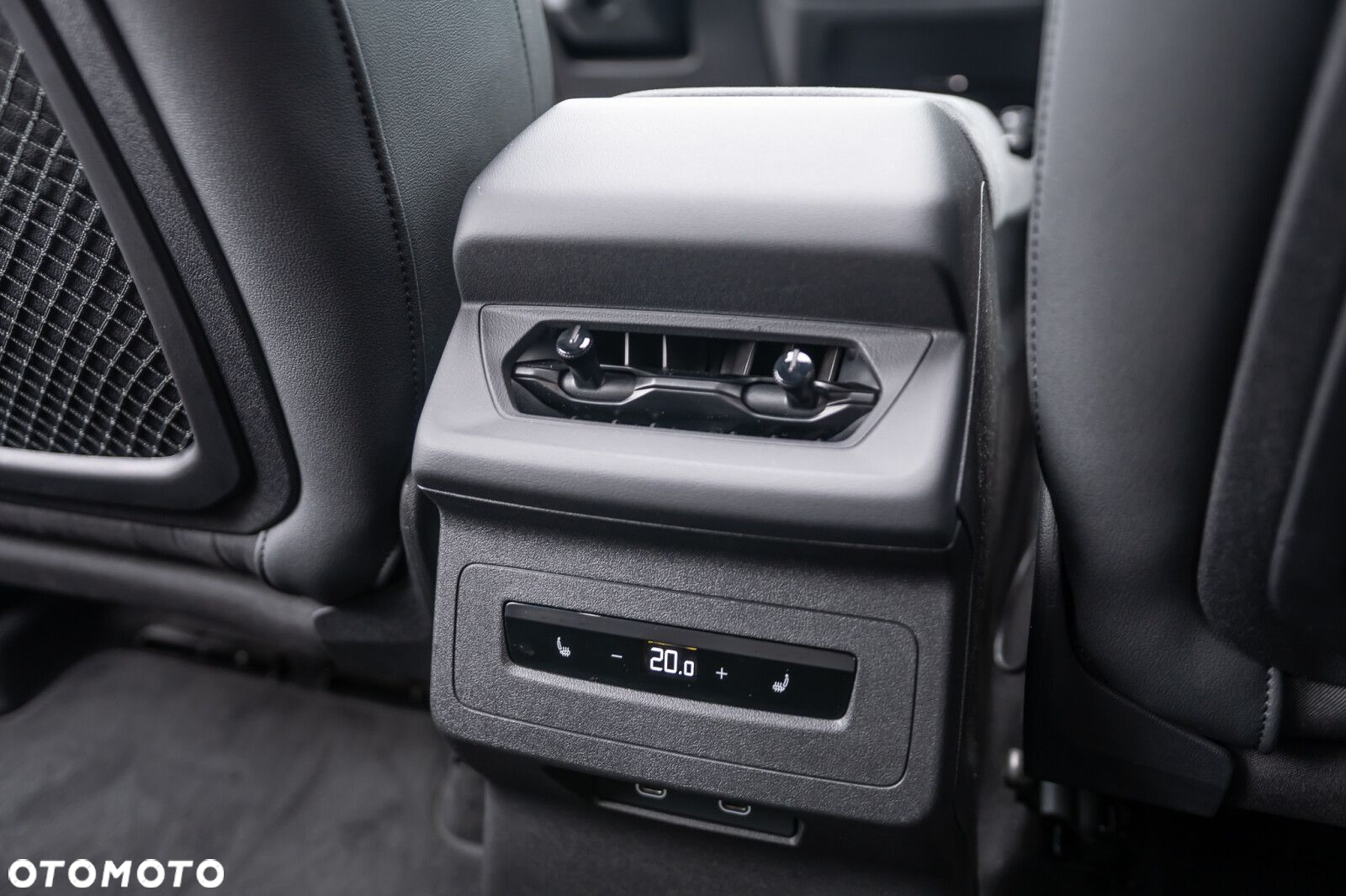 Audi Q6 e-tron - 14
