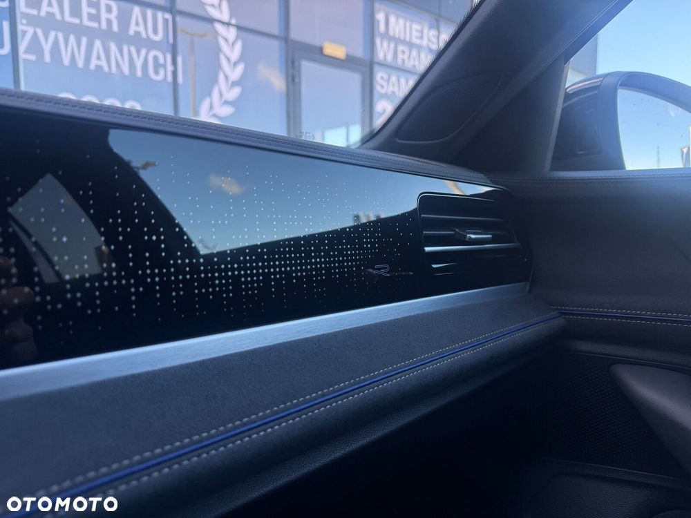 Volkswagen Passat Variant 2.0 TDI SCR 4Mot R-Line Plus DSG - 37