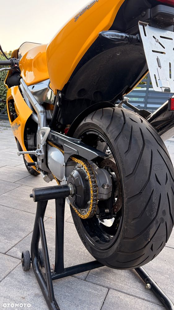 Triumph Daytona - 12