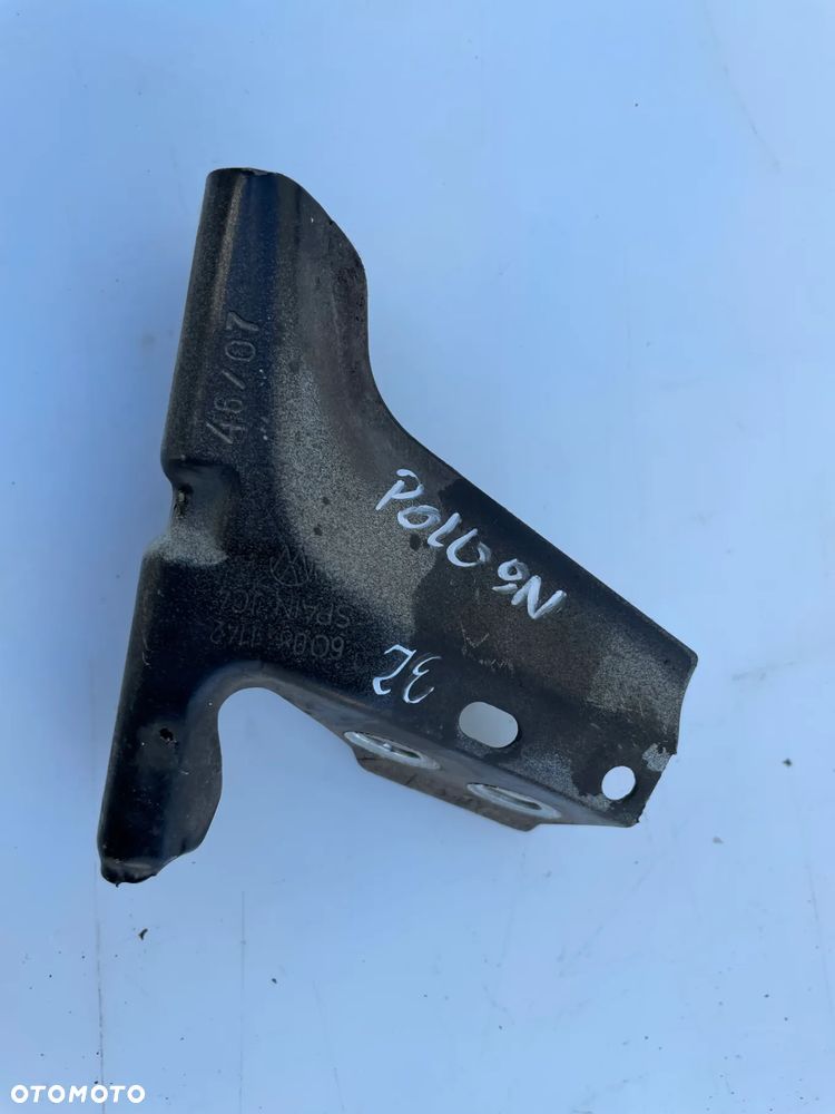 Wspornik mocowanie błotnika lewy prawy przód vw Polo 9N IV 6Q0821141 6Q0821142 - 6