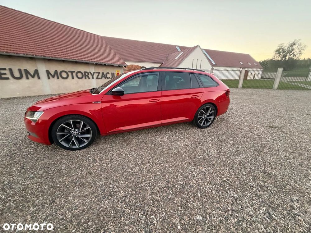 Skoda Superb 2.0 TDI Sportline - 19