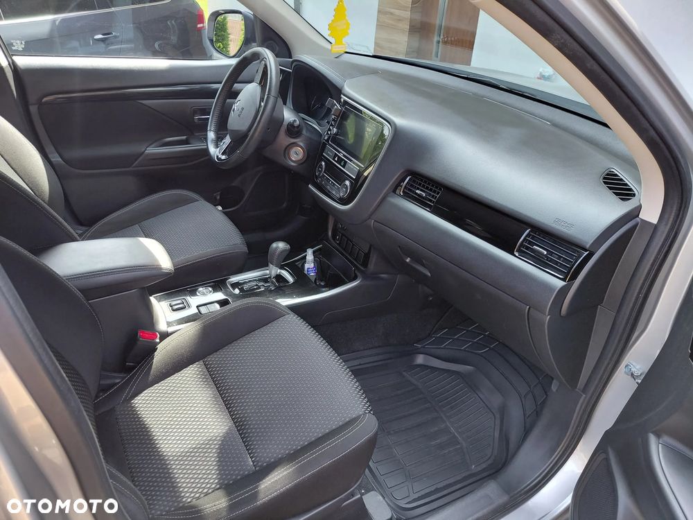 Mitsubishi Outlander - 5
