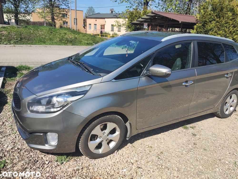 Kia Carens 1.6 GDI L - 1