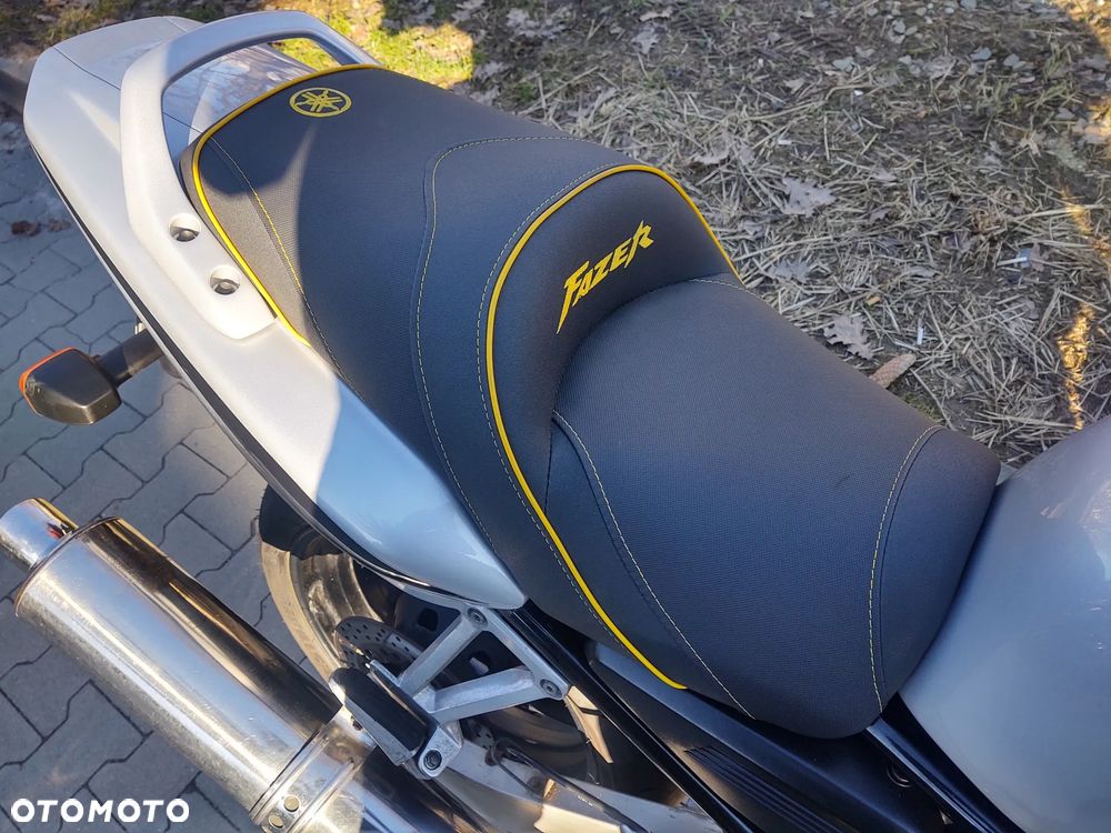 Yamaha FZS - 4