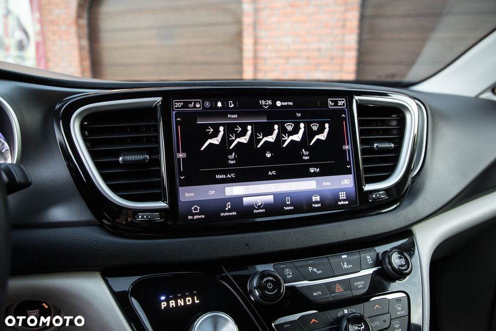 Chrysler Pacifica - 24