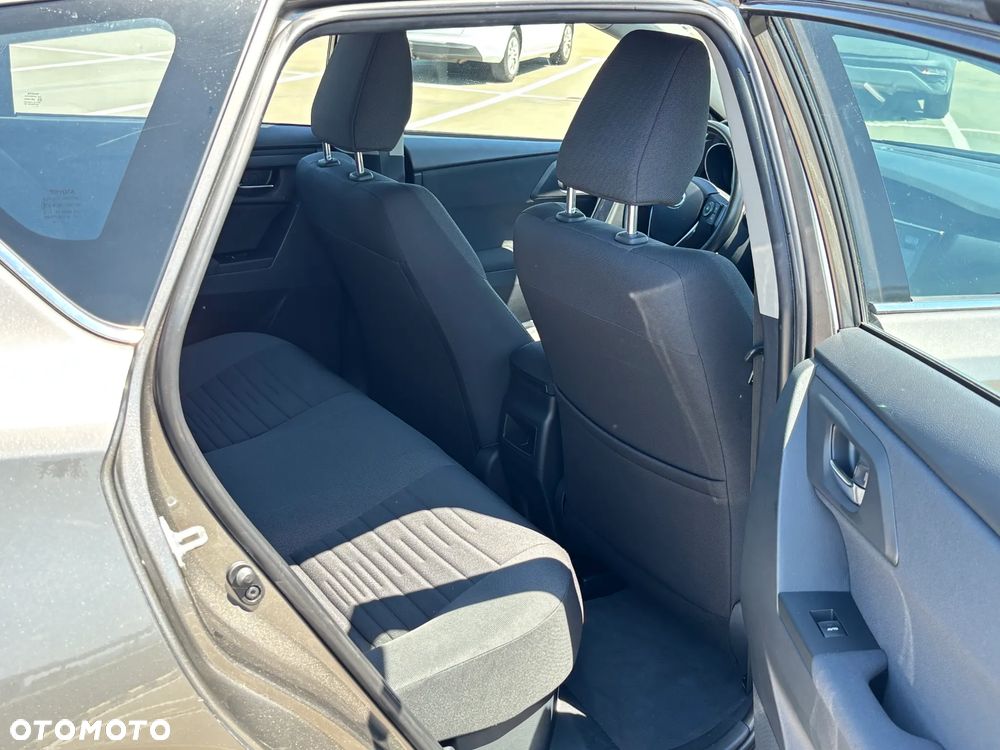 Toyota Auris 1.8 HSD Prestige - 28
