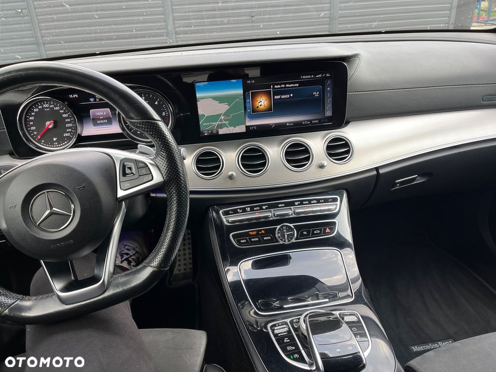 Mercedes-Benz Klasa E 220 d 9G-TRONIC - 12