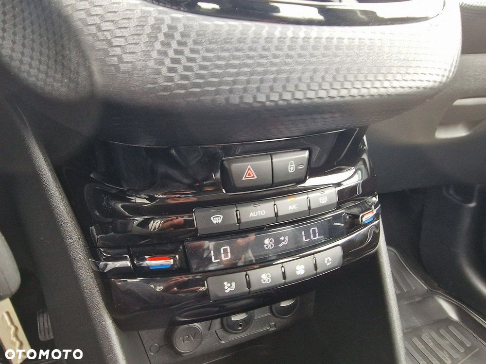 Peugeot 2008 1.6 VTi Allure - 33