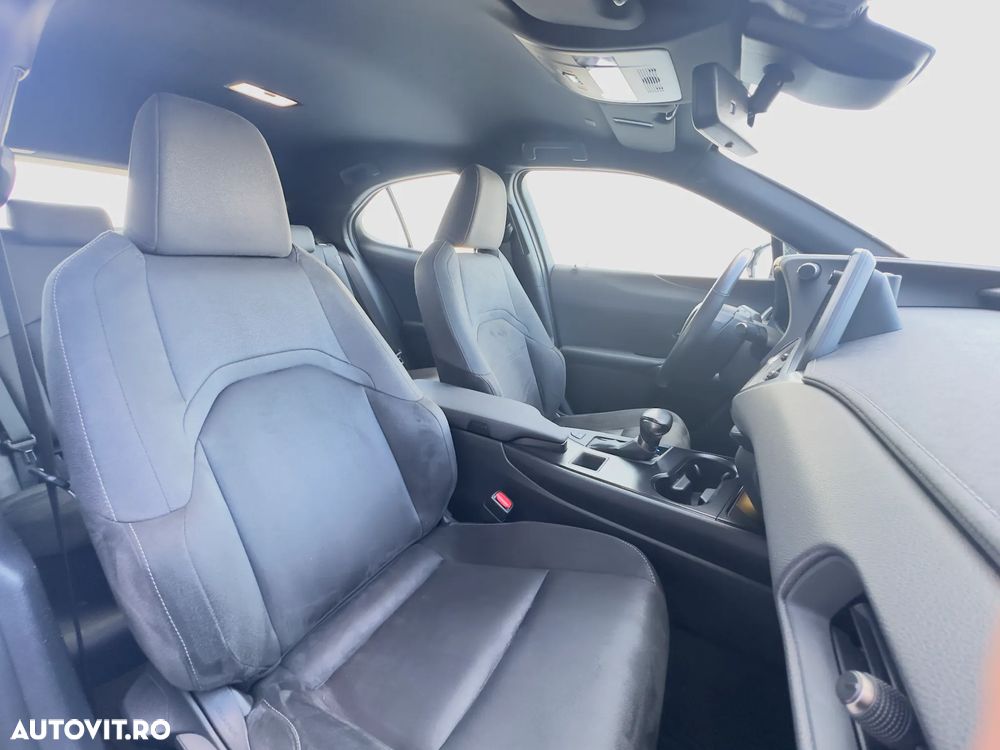 Lexus UX 250h Business Edition - 22