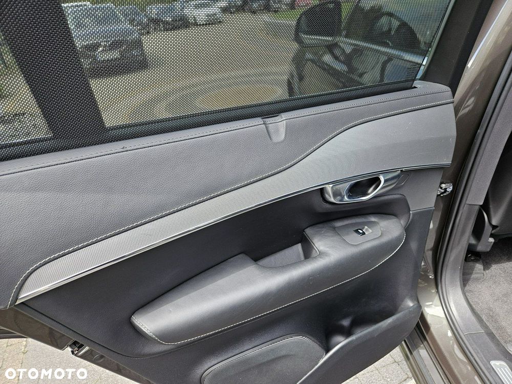 Volvo XC 90 - 13