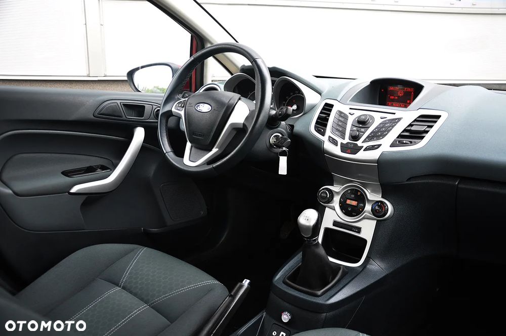 Ford Fiesta 1.6 Ti-VCT Titanium - 26