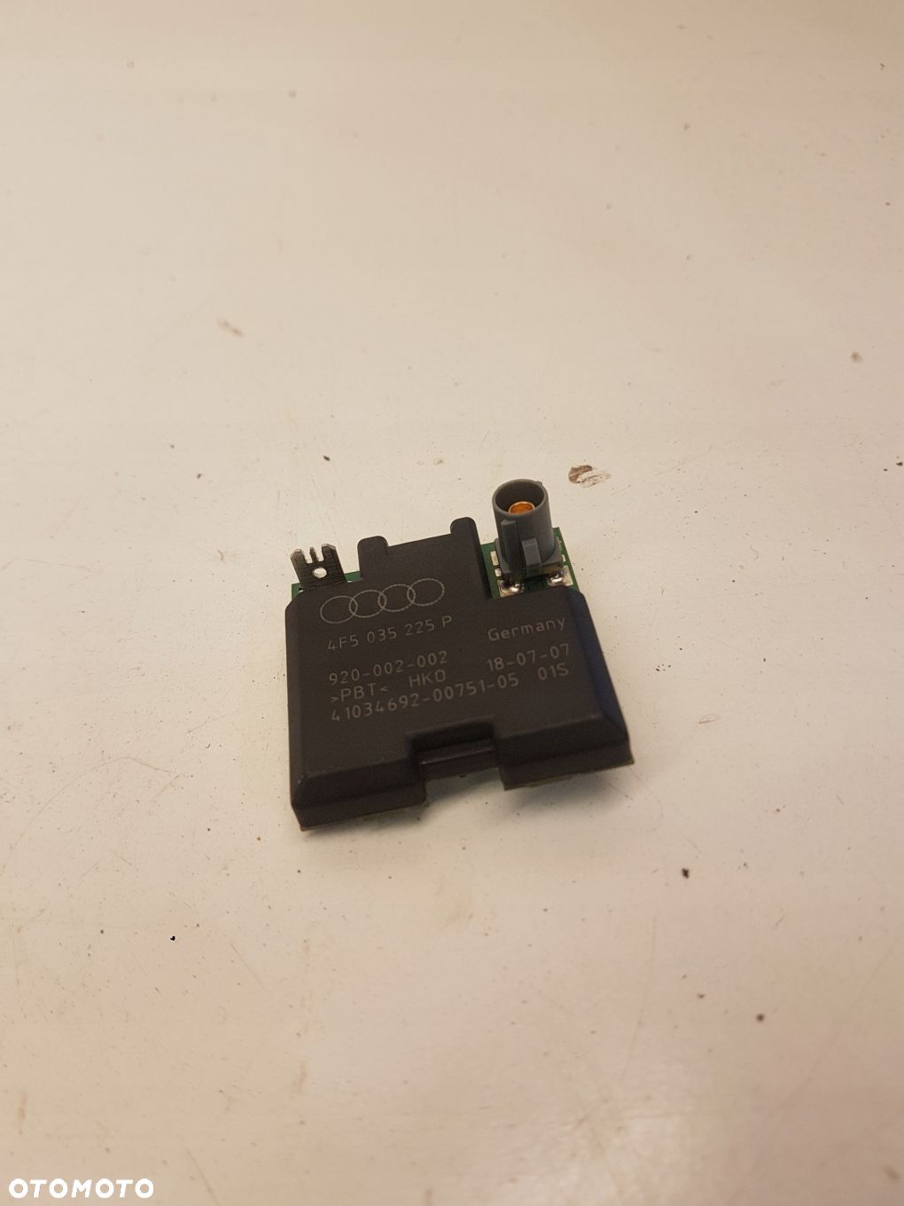 WZMACNIACZ ANTENOWY AUDI A3 A4 A6 4F5035225P - 1