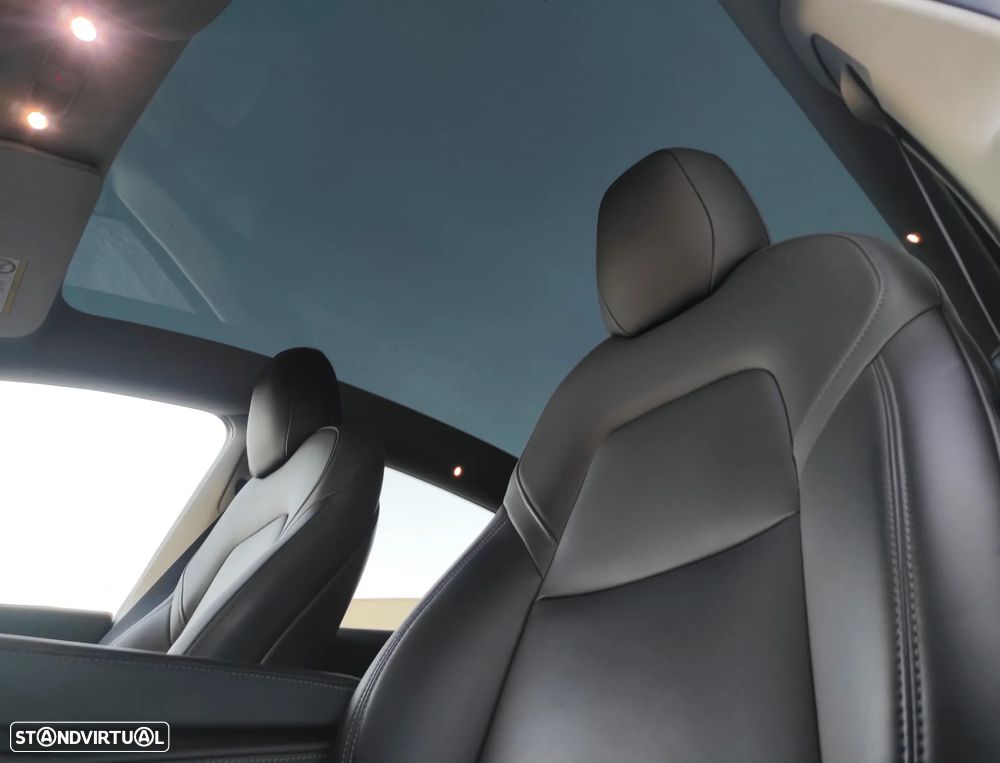 Tesla Model Y Long Range Dual Motor AWD - 18