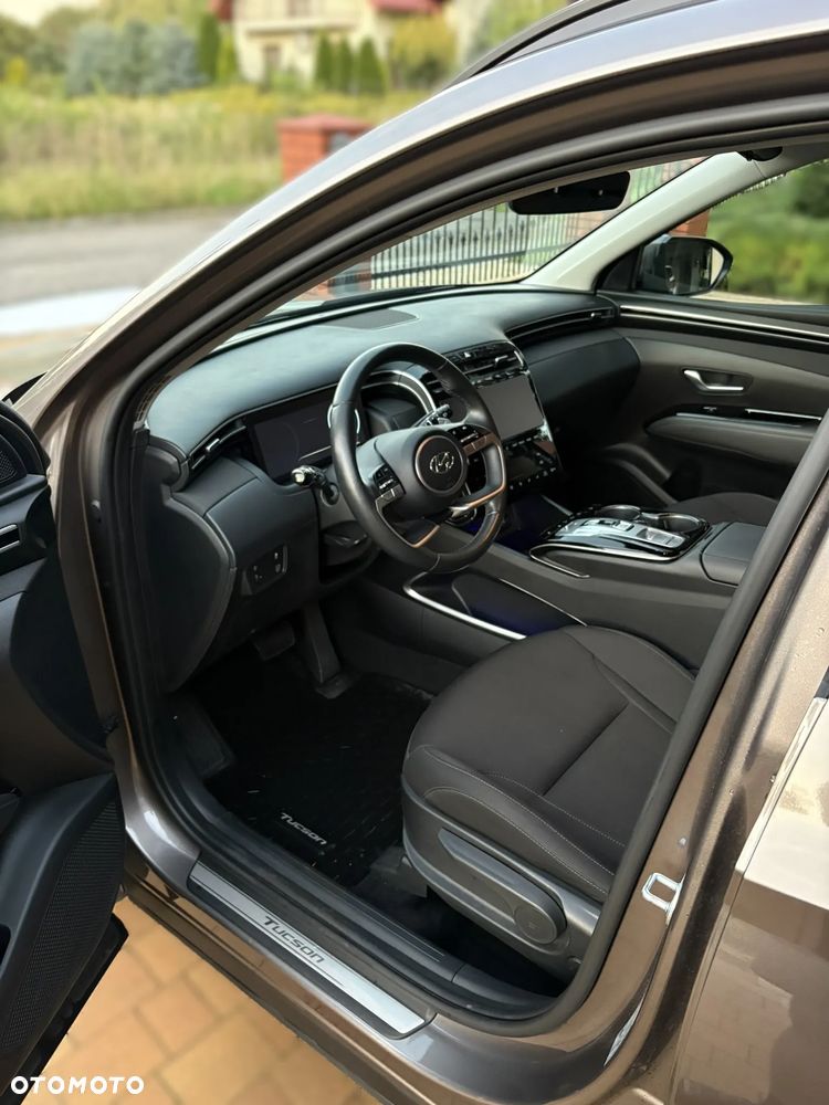 Hyundai Tucson 1.6 T-GDi HEV Executive 2WD - 14