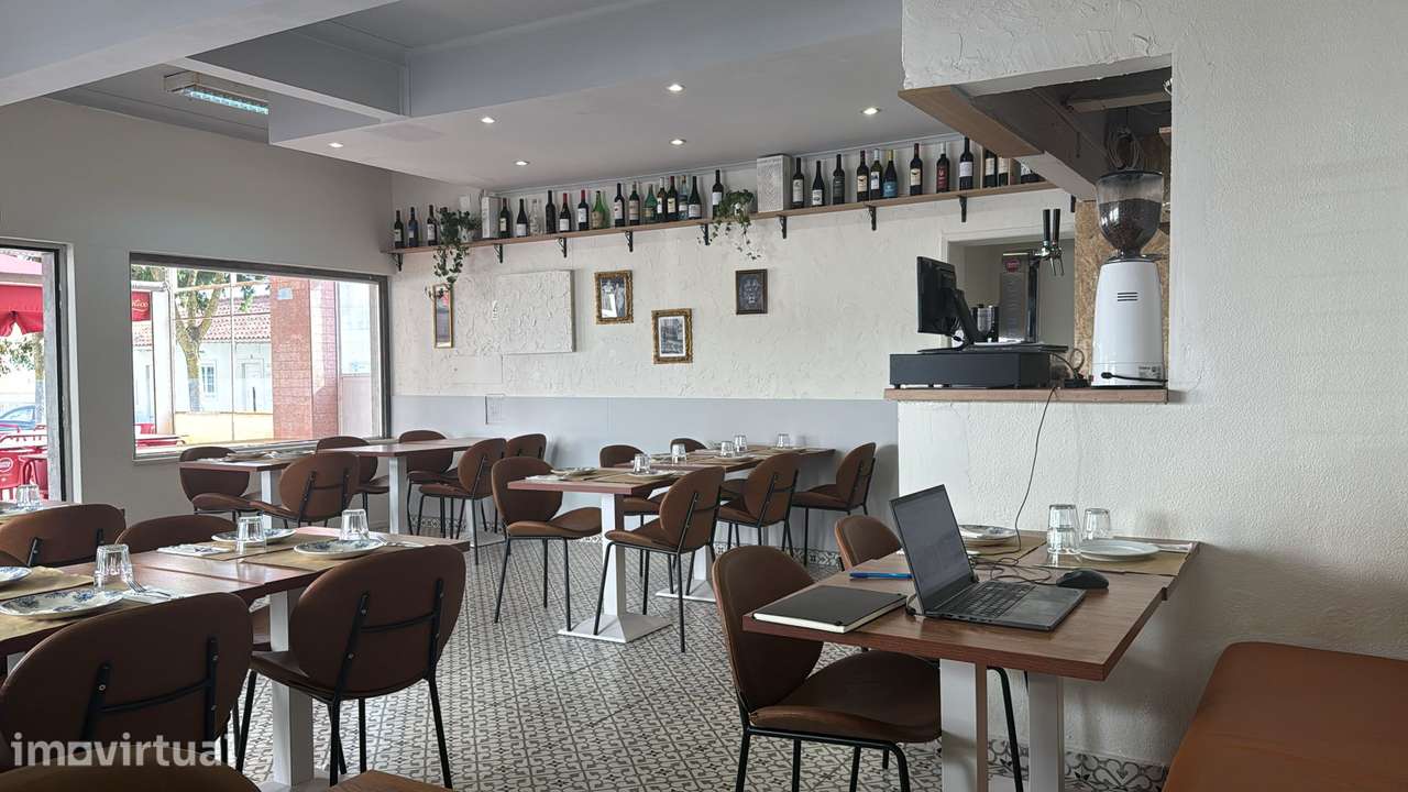 Trespasse restaurante a funcionar de cozinha portuguesa - Grande imagem: 3/10