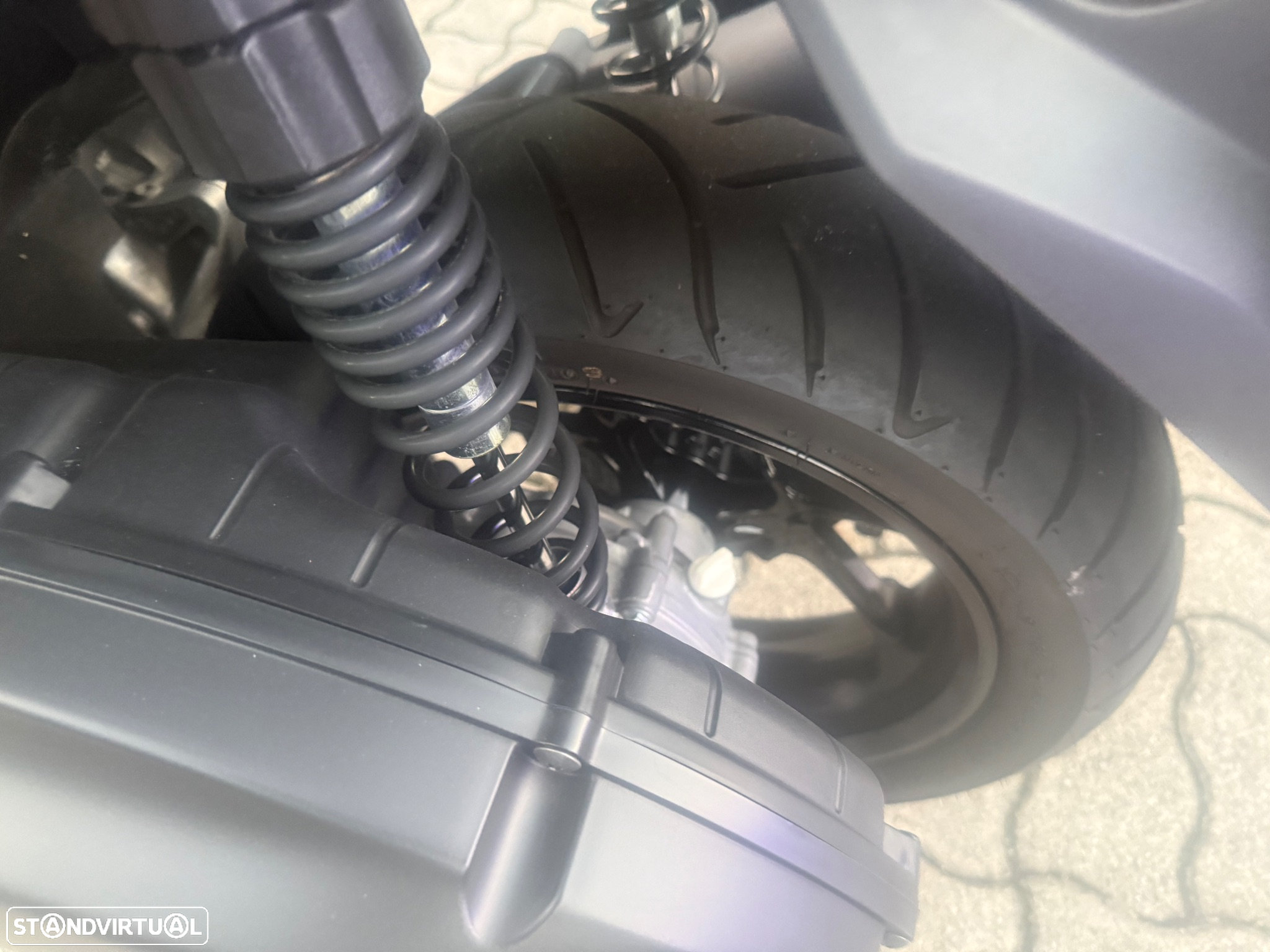 Yamaha NMAX - 16