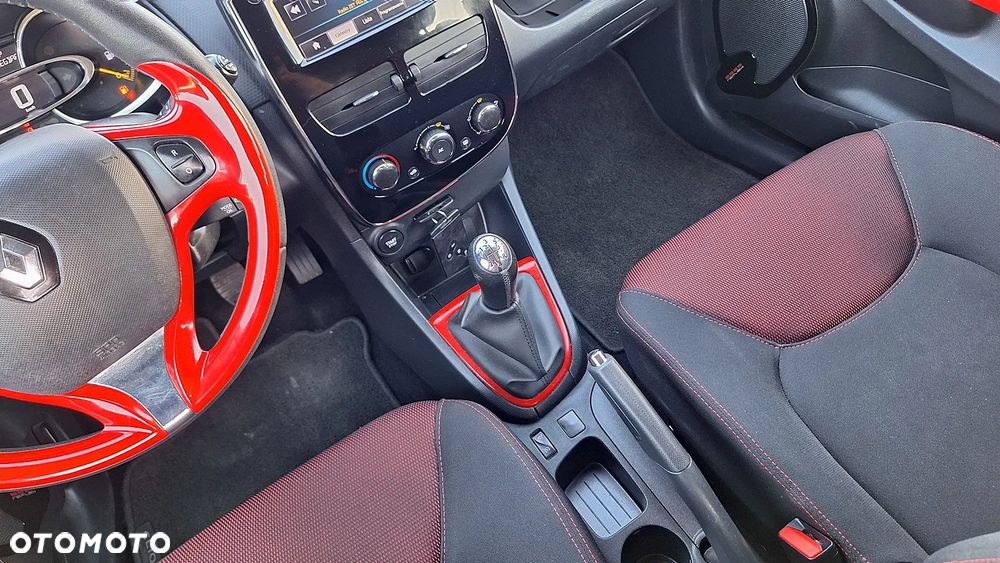 Renault Clio - 12
