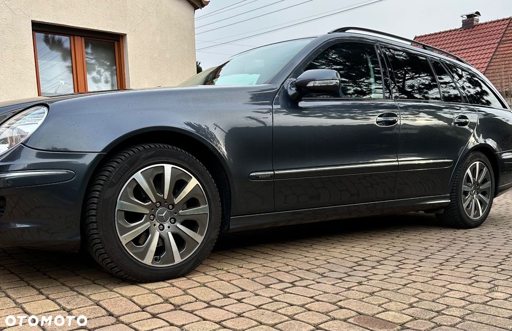 Mercedes-Benz Klasa E 320 CDI 7G-TRONIC Elegance - 19