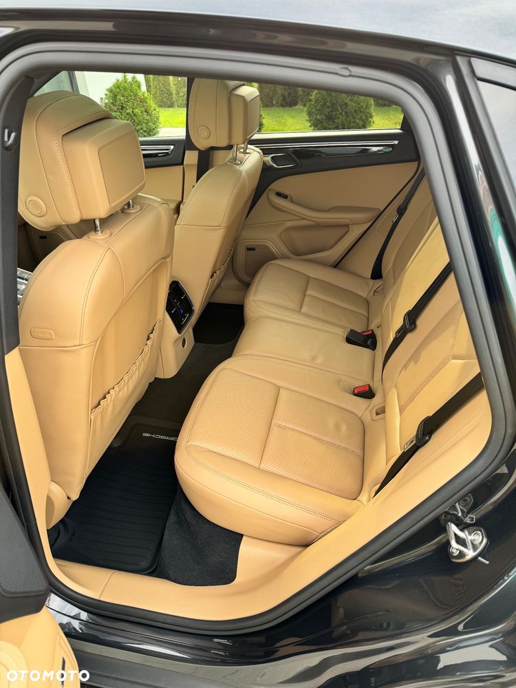 Porsche Macan Standard - 17