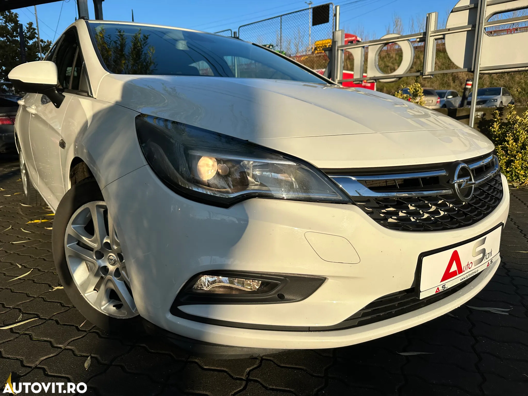 Opel Astra 1.6 D (CDTI) Start/Stop Sports Tourer Business - 10