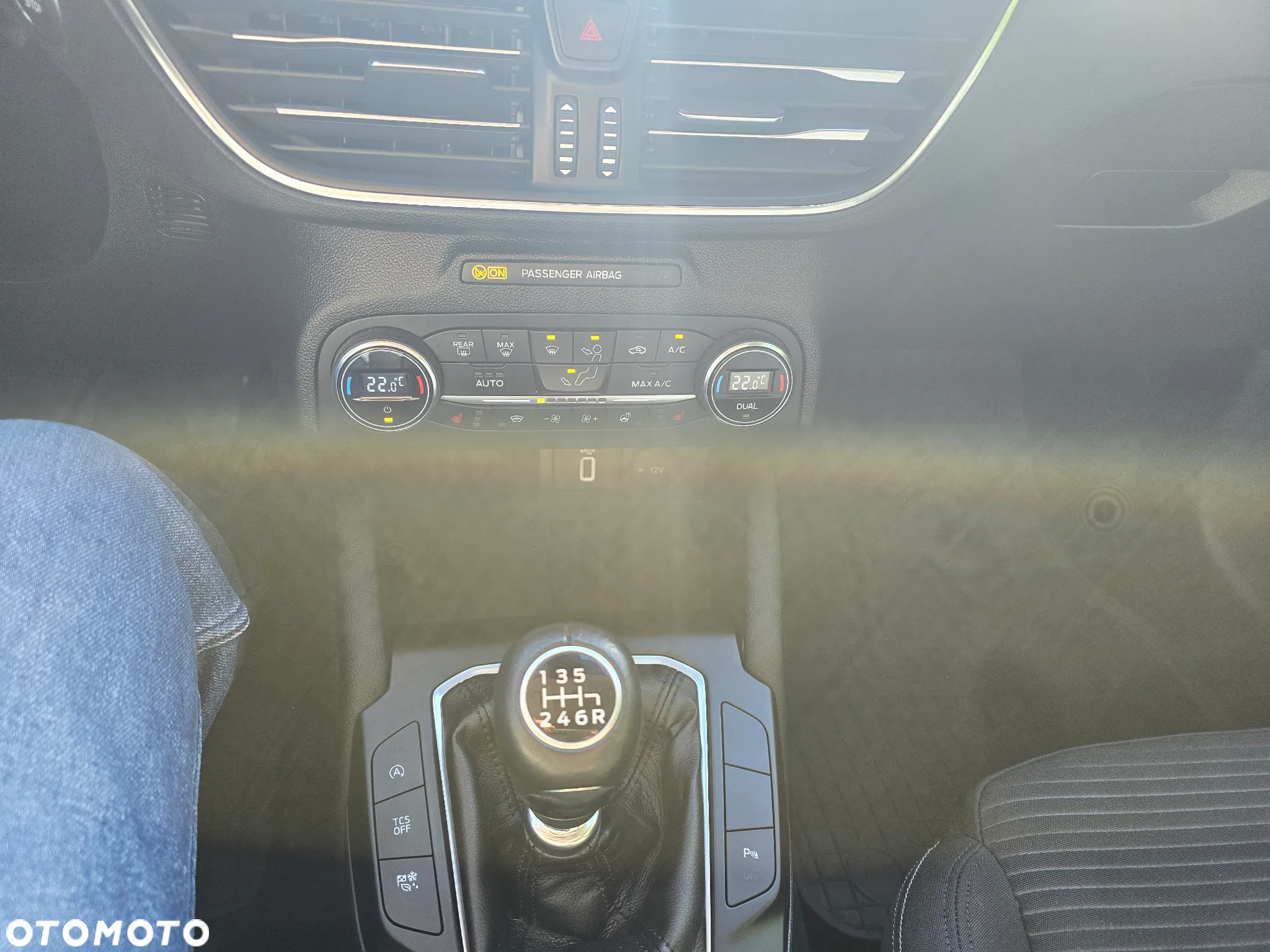 Ford Focus 1.0 EcoBoost Titanium Business - 27