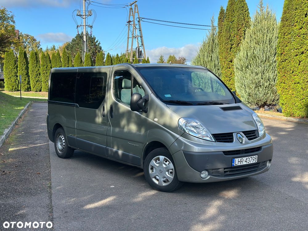 Renault Trafic 2010 photo 2