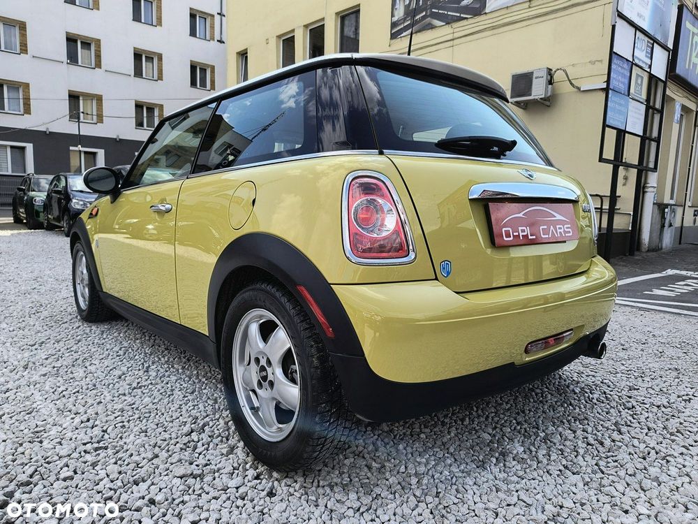 MINI Cooper Standard - 25