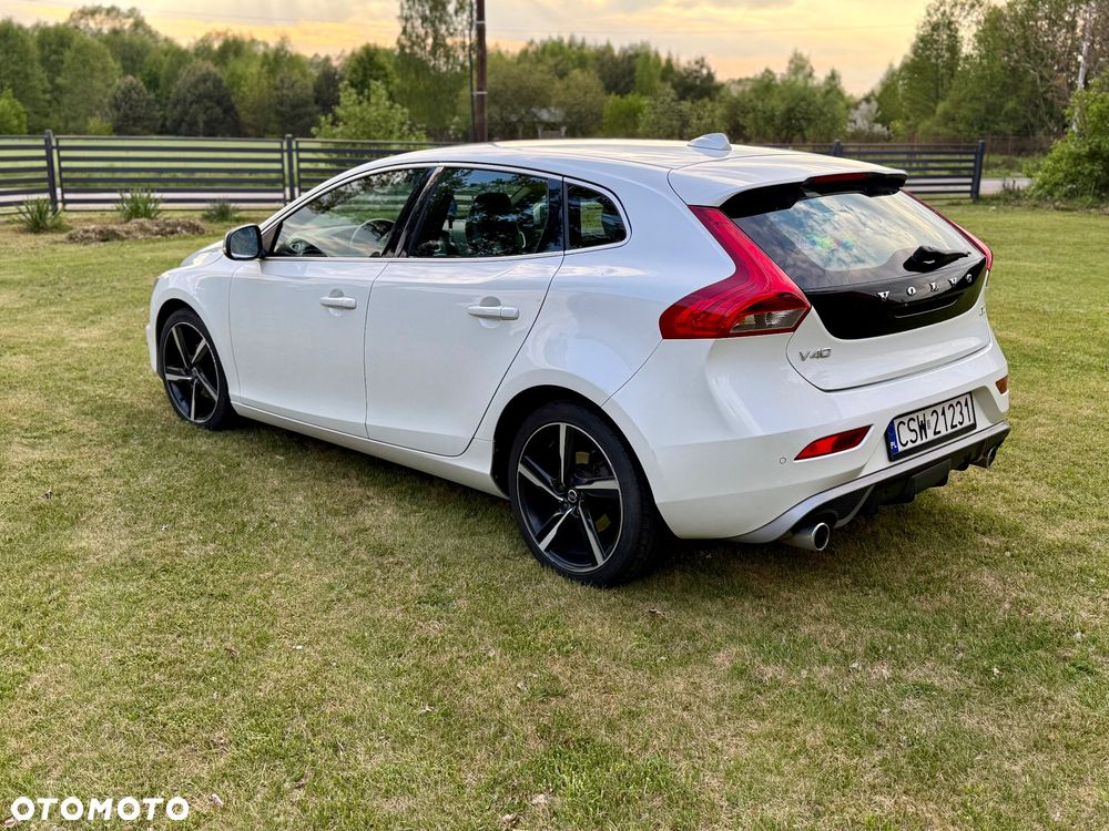 Volvo V40 D2 Drive-E R-Design Momentum - 4