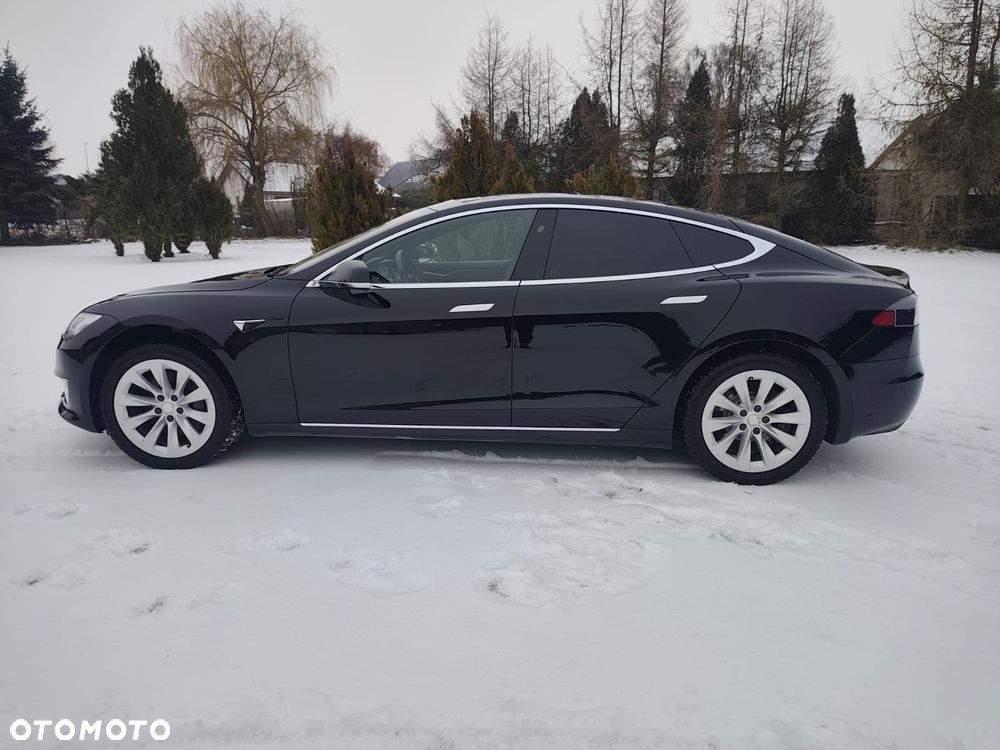 Tesla Model S - 8