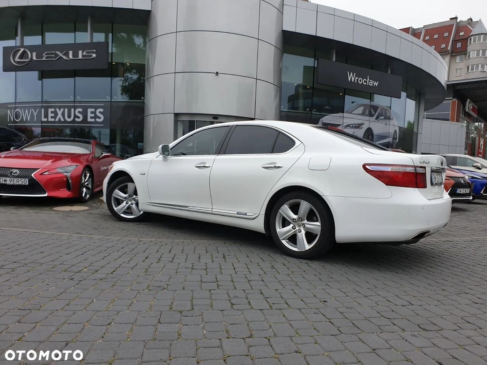 Lexus LS 600h Elegance - 37
