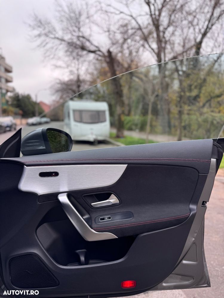 Mercedes-Benz CLA 180 7G-DCT AMG Line - 28