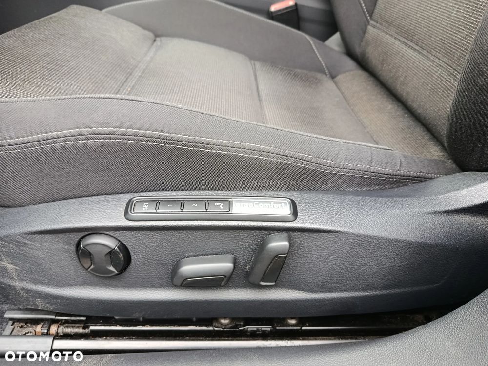 Volkswagen Passat 2.0 TDI SCR (BlueMotion Technology) DSG Comfortline - 17
