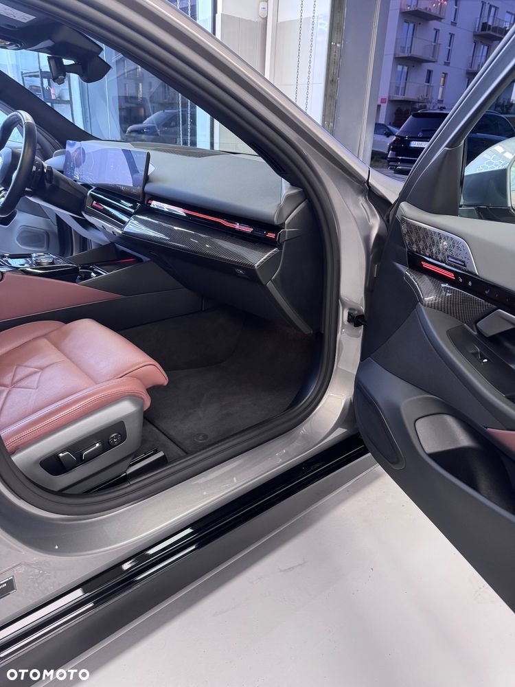 BMW Seria 5 520d xDrive mHEV M Sport Edition - 10