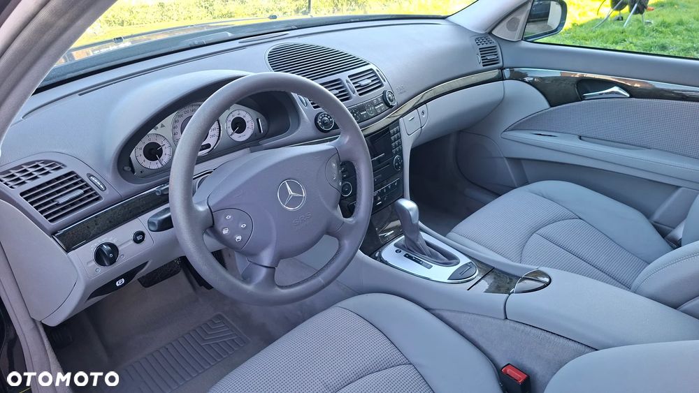 Mercedes-Benz E-Class 2003 photo 4