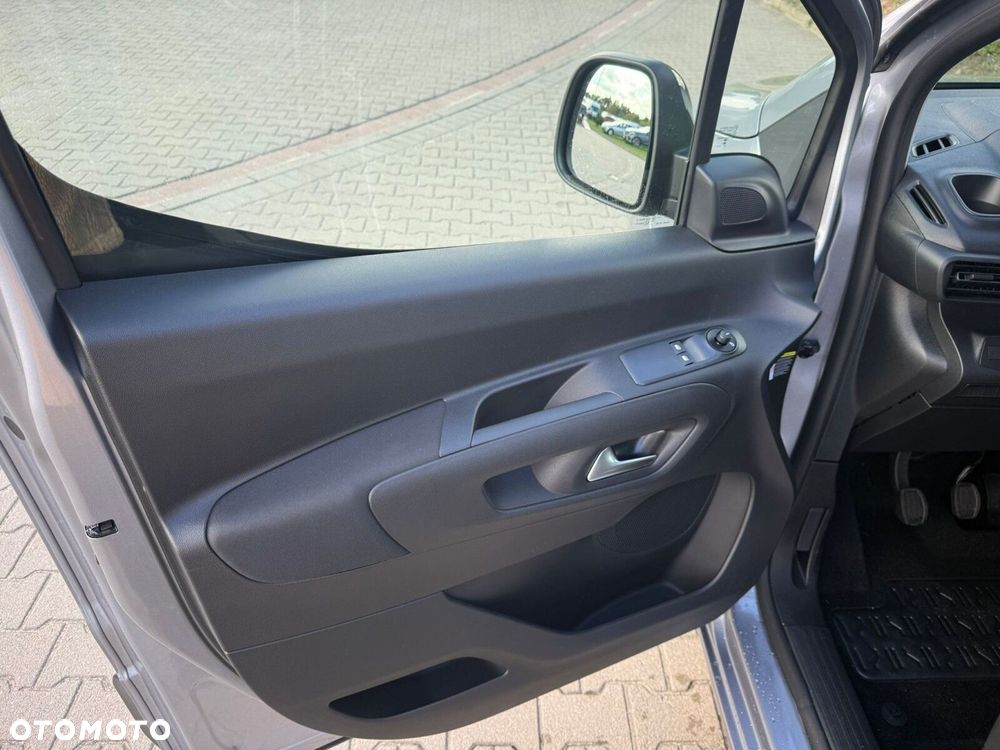 Opel Combo Combo Kombi Edition Plus 1.2 PureTech 110 KM S&S MT6 - 26