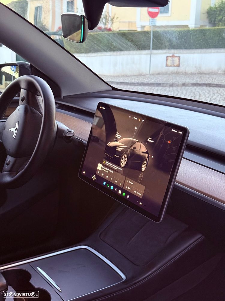 Tesla Model Y Long Range Dual Motor AWD - 38