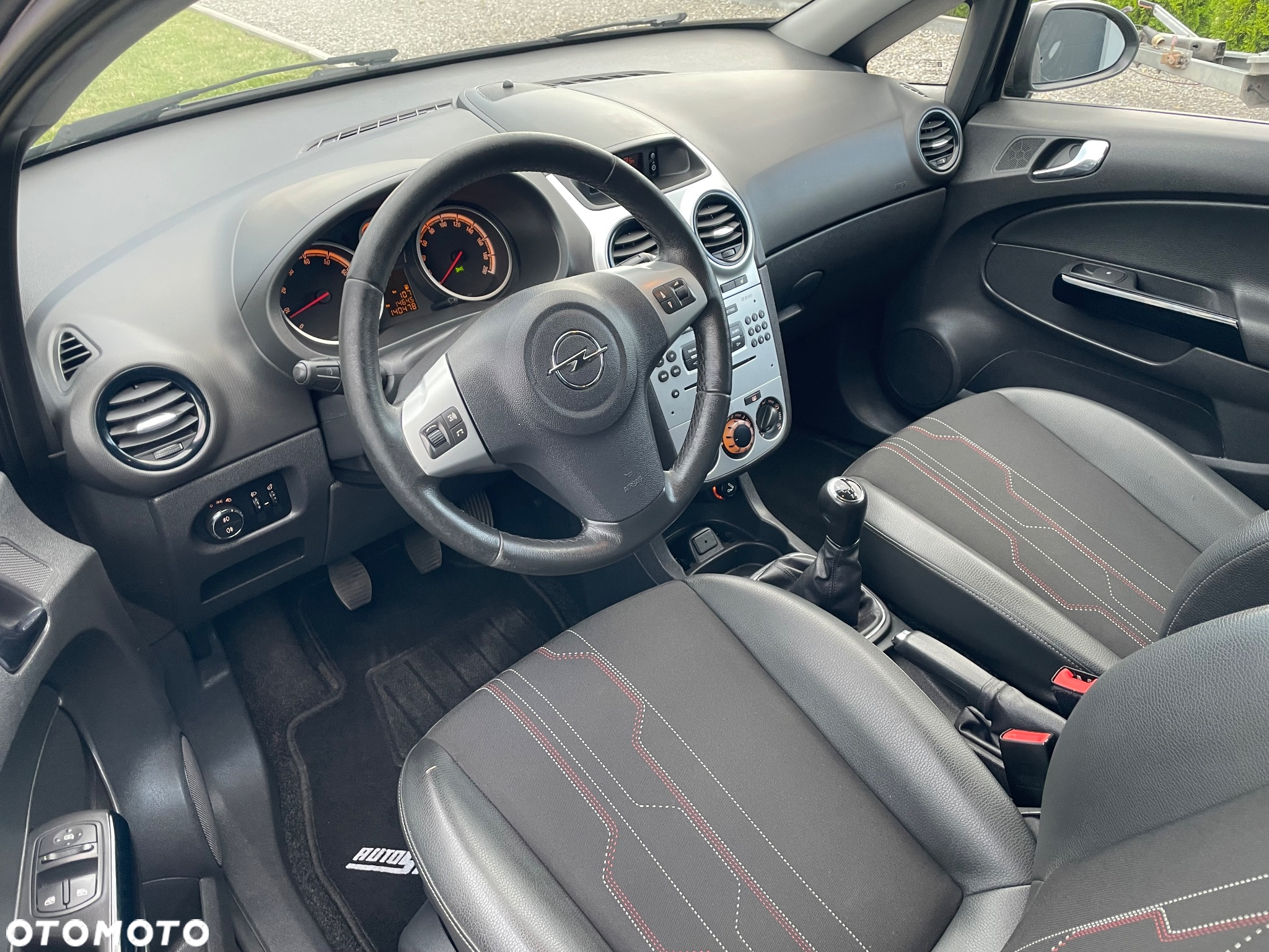 Opel Corsa 1.4 16V 150 Jahre - 9