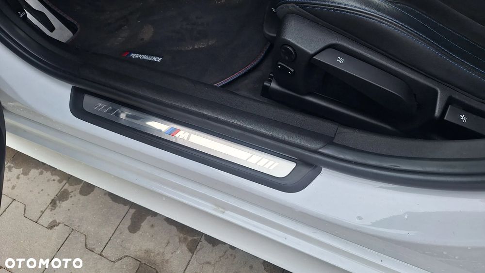 BMW Seria 3 320d xDrive Edition M Sport Shadow - 11