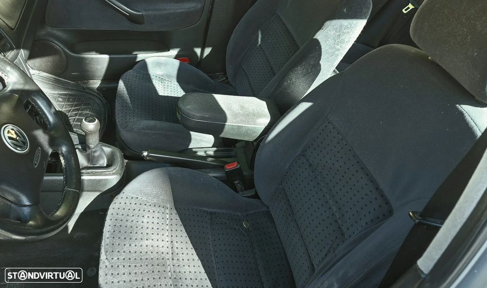 VW Golf 1.9 TDi 4M Highline - 4